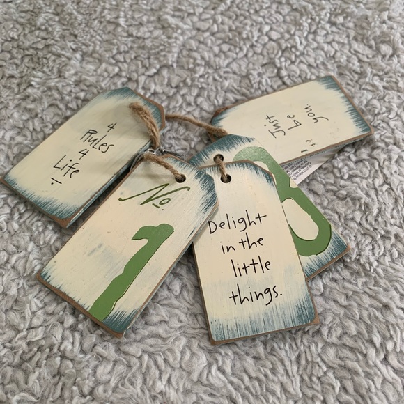 Decor - Picture 4 of 4